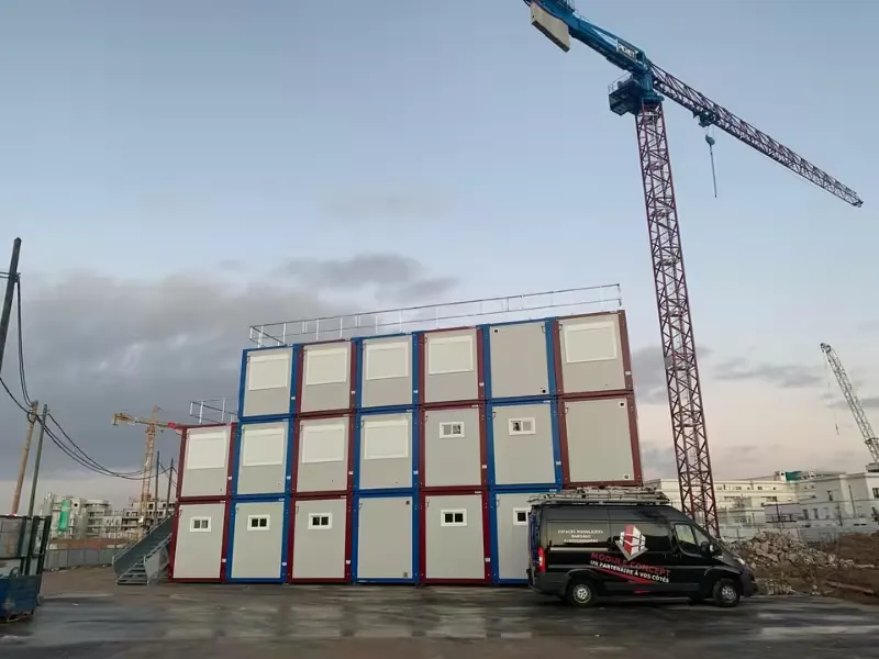 Base de vie superposée — Chantier