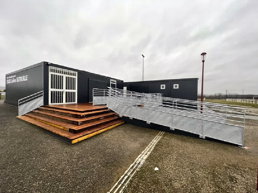 Club House et vestiaires sportifs — Raimbeaucourt