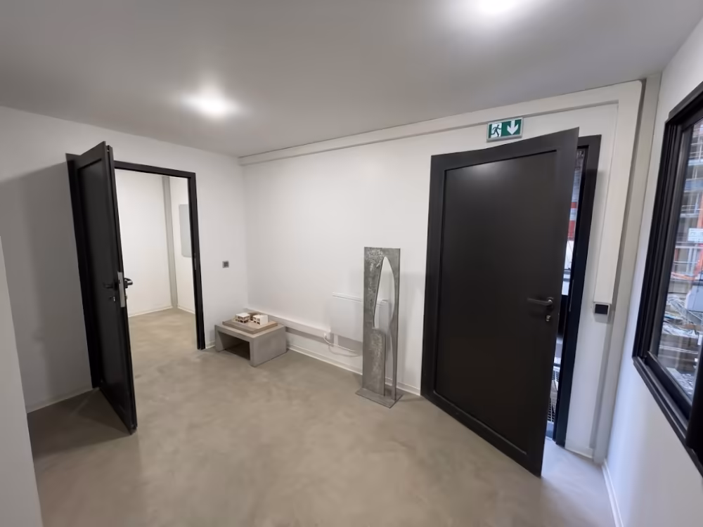 Espace intérieur aménagé du bâtiment modulaire NordPlast