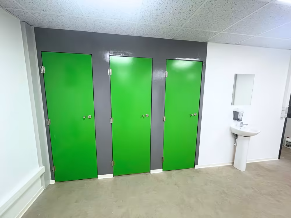 Sanitaires du bâtiment modulaire NordPlast — vue 1