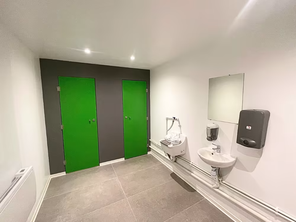Sanitaires du bâtiment modulaire NordPlast — vue 3