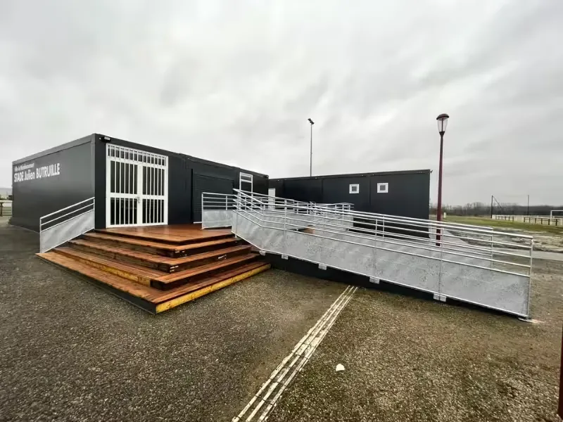 Club House & vestiaires — Raimbeaucourt