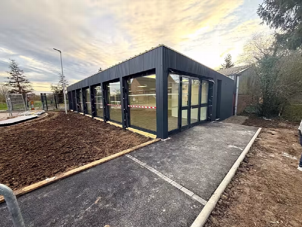 Reconditionnement complet d'un bâtiment modulaire — vue 1