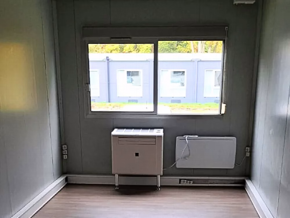Bâtiment modulaire reconditionné en Normandie, bureaux et sanitaires — vue 4