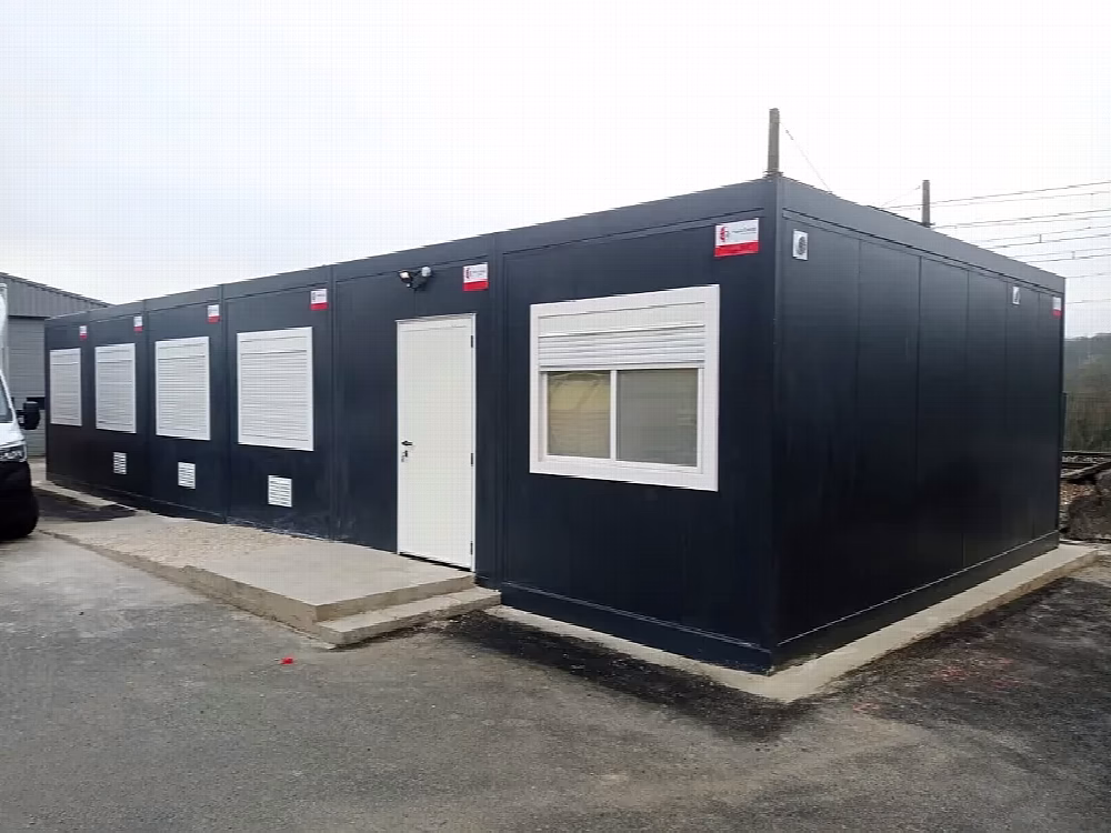 Vestiaire, réfectoire et sanitaire PMR modulaires à Fontainebleau — vue 2