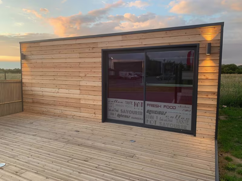 Bardage bois pour module modulaire