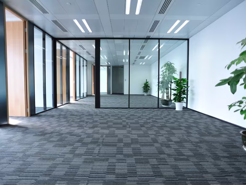Faux plafonds et cloisons modulaires, aménagement intérieur