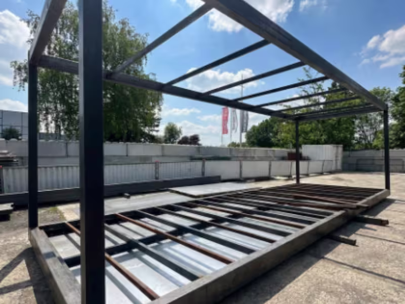 Assemblage de l'ossature d'un module modulaire