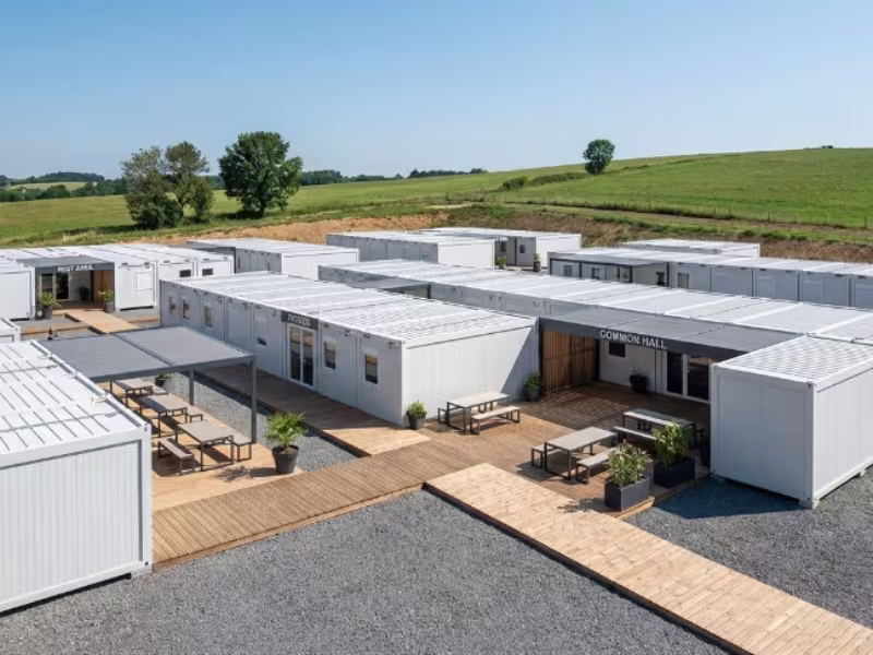 Base de vie modulaire confort avec espaces de repos