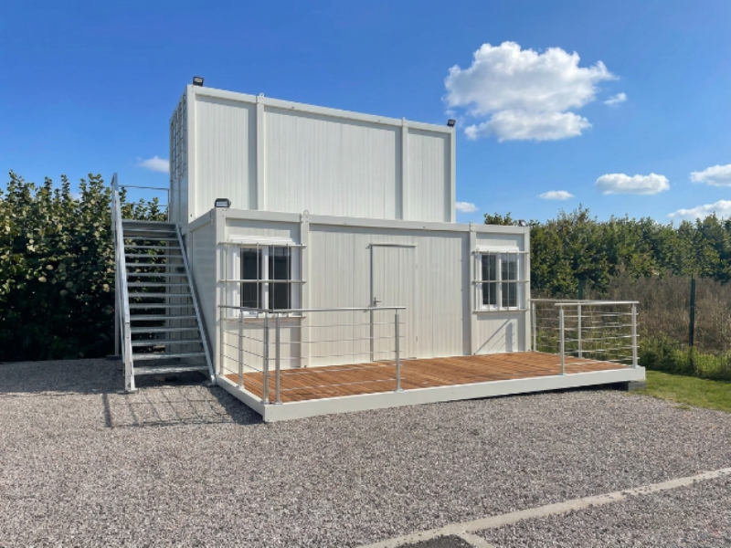 Bungalow préfabriqué double juxtaposé avec terrasse
