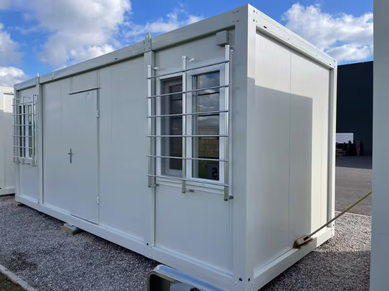 Bureau modulaire installé sur un chantier BTP