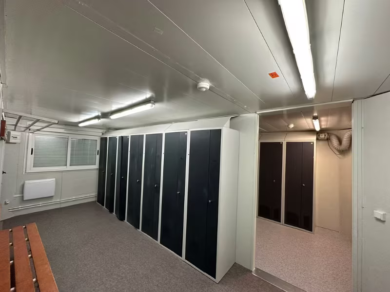 Vestiaire modulaire industriel sur chantier