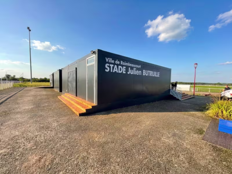 Vestiaire modulaire installé au stade Julien Butruille