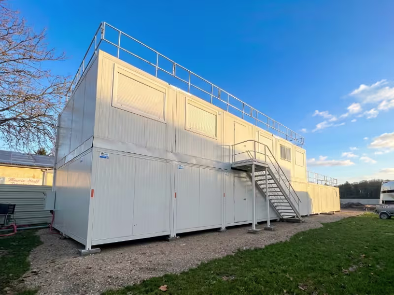 Livraison et installation d'un bâtiment modulaire temporaire
