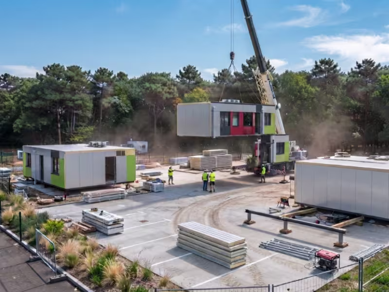 Livraison et installation d'une école modulaire